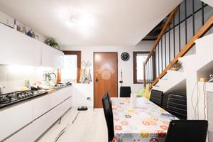 VILLA A SCHIERA A NOVI DI MODENA