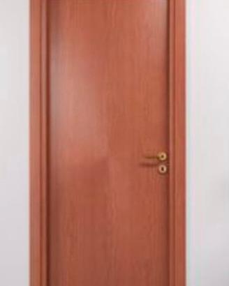 3 porte da interno in legno con telaio  - euro 100
