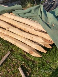 PALI IN LEGNO PER VIGNETO