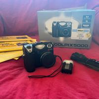 Nikon digital camera coolpix 5000