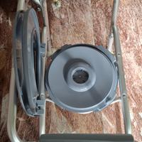 sanitario mobile con deambulatore