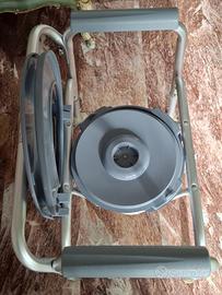 sanitario mobile con deambulatore