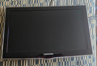Tv samsung 22 pollici + staffa Meliconi 