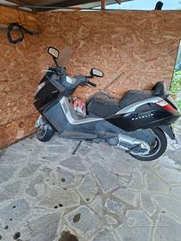 Scooter satelis 400 cc