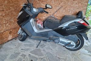 Scooter satelis 400 cc