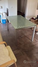 Tavolo in vetro temprato