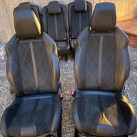 PEUGEOT 5008 interni in pelle ed alcantara 2020