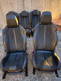 PEUGEOT 5008 interni in pelle ed alcantara 2020