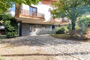 OLGIATE OLONA - VILLA BIFAMILIARE SU PIU' LIVELLI