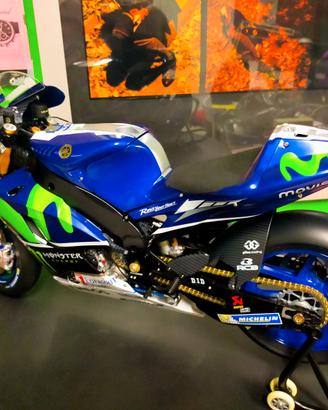 MOTO VALENTINO YAMAHA M 1 scala 1:4