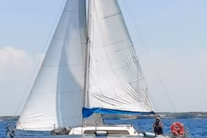 Barca a vela pronta a navigare