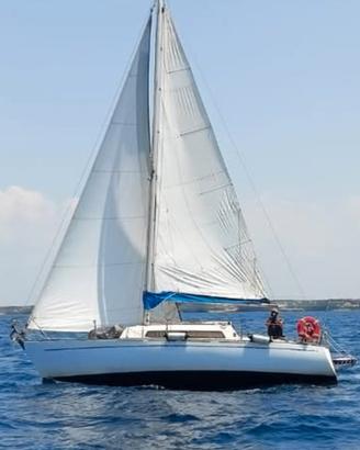 Barca a vela pronta a navigare