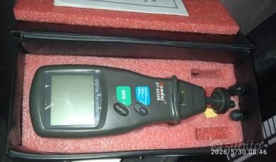 strumento di misura laser
