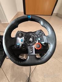 volante e pedaliera Logitech Usati