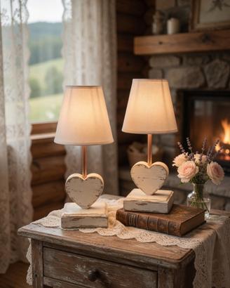 Coppia Lampade Shabby Chic con Cuore in Legno