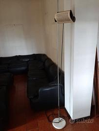 Lampada da terra mod.626 di Joe Colombo per Oluce