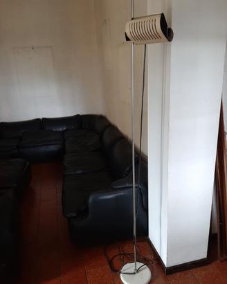 Lampada da terra mod.626 di Joe Colombo per Oluce