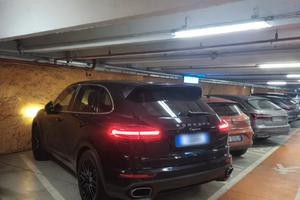 PORSCHE CAYENNE 2015 NERO 250 CV