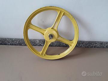 Cerchio in lega Piaggio a 4 razze da 16"