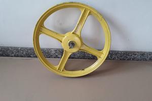 Cerchio in lega Piaggio a 4 razze da 16"
