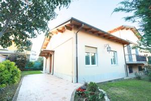 BIFAMILIARE A PESCARA