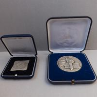 2 MEDAGLIE COMMEMORATIVE  GRADISCA D'ISONZO