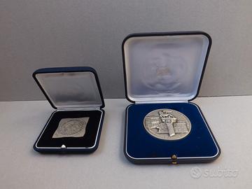 2 MEDAGLIE COMMEMORATIVE  GRADISCA D'ISONZO