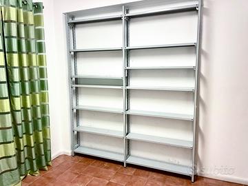 Scaffali metallici - grigio chiaro / con30 ripiani