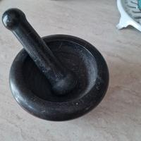 Mortaio e pestello  in marmo nero