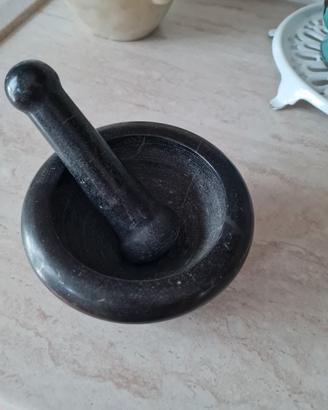 Mortaio e pestello  in marmo nero