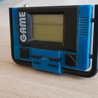 Gioco elettronico vintage anni 80 di tennis