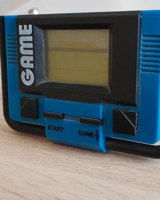 Gioco elettronico vintage anni 80 di tennis