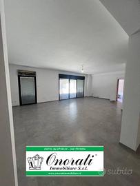 Immobile di 176 m² con 3 locali a Guidonia Montece
