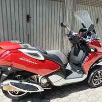 Scooter Peugeot Metropolis 400