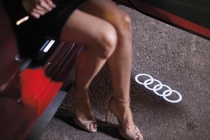 luci led sottoporta logo Audi originali