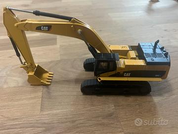 Escavatore e ruspa caterpillar