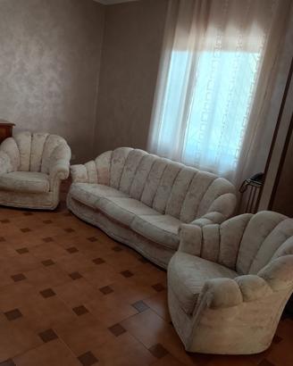 Divano 3 posti + 2 poltrone in tessuto