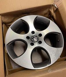 Cerchi golf 17 pollici usati attacco 5x112