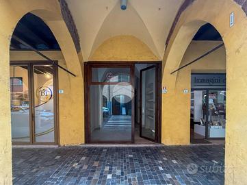NEGOZIO A VIADANA