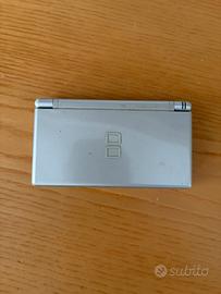 Nintendo ds lite con custodia e caricatore