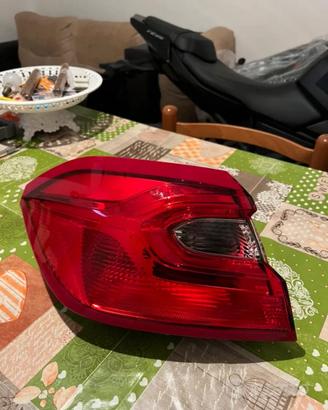 Stop posteriore lato SX ford fiesta mk8