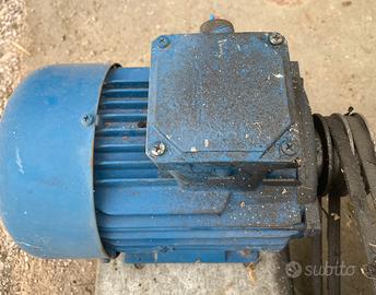 Motore elettrico trifase