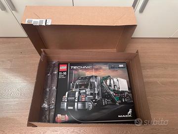 LEGO TECHNIC 42078 MACK