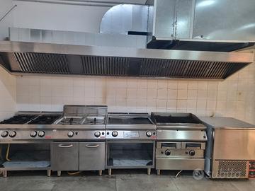Cucina professionale completa per ristorante top