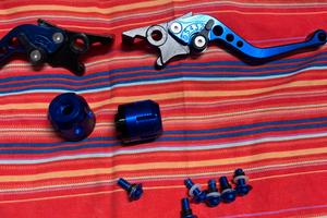 Leve freni Sh , viti Sh, specchietti Sport Sh