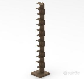 libreria desaing con mensole sfalzate per arredo