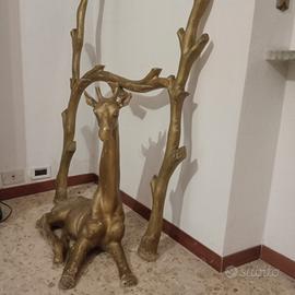 giraffa con tronco  d'albero