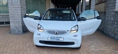 Smart ForTwo 70 1.0 twinamic 68.565 km NAVI