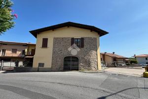 NEGOZIO A CORTE FRANCA