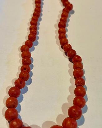 Antica collana girocollo corallo